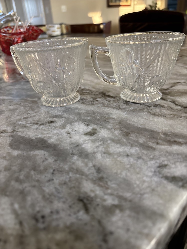 2 Jeanette Glass Herringbone & Iris Cups