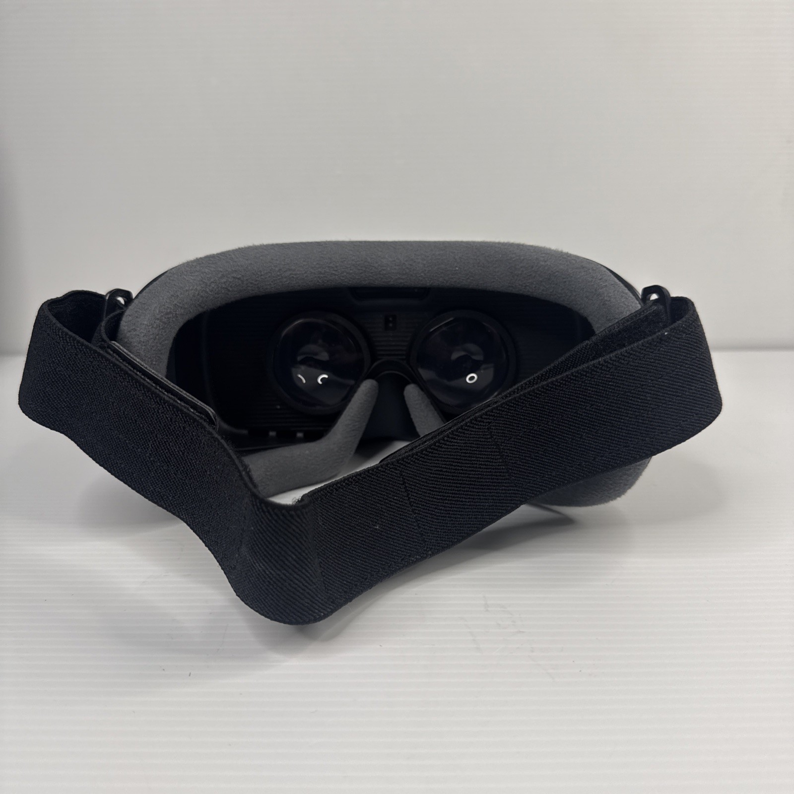 SAMSUNG GALAXY Gear VR Oculus Virtual Reality Headset w/ Controller SM-R324