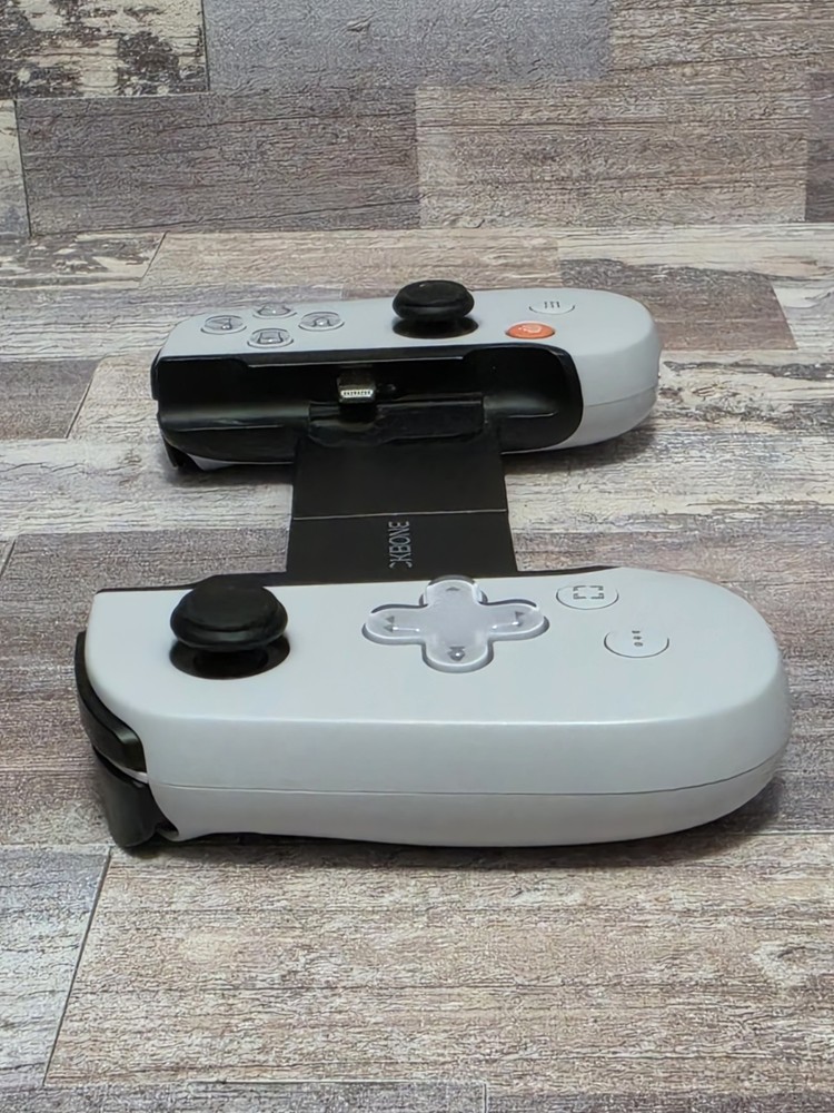 Backbone One Lightning Controller Playstation Edition BB-02-W-S iPhone