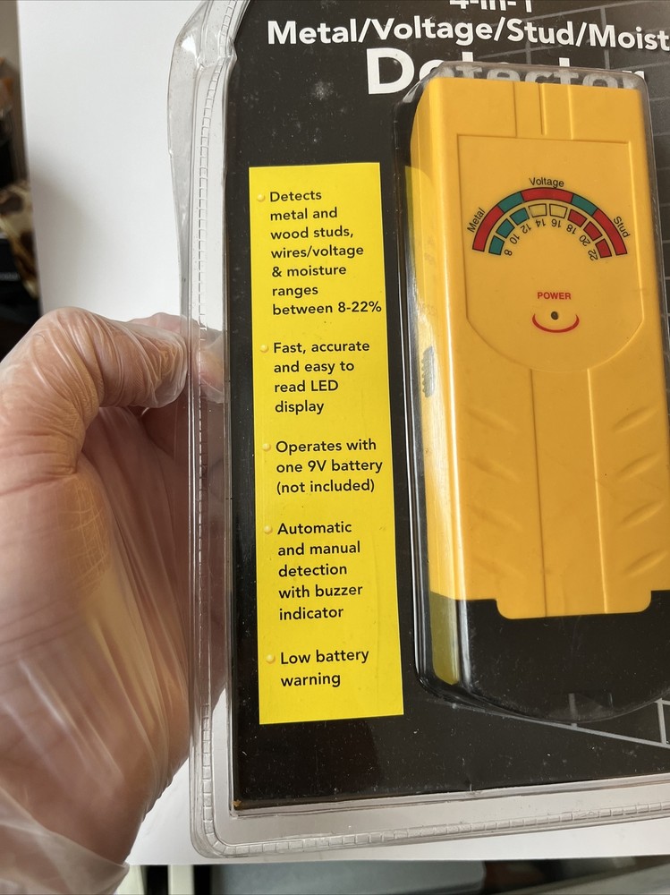 Cen-Tech 4-in-1 Multi Function Detector Detects Moisture Studs Voltage Metal NIB