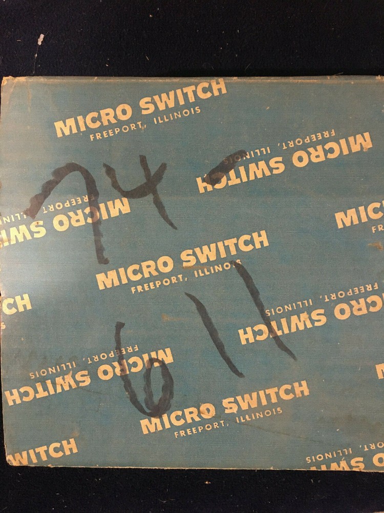 MICRO SWITCH FYDD32B2-2 PROXIMITY SWITCH NON-INCENDIVE (NEW-OLD STOCK)