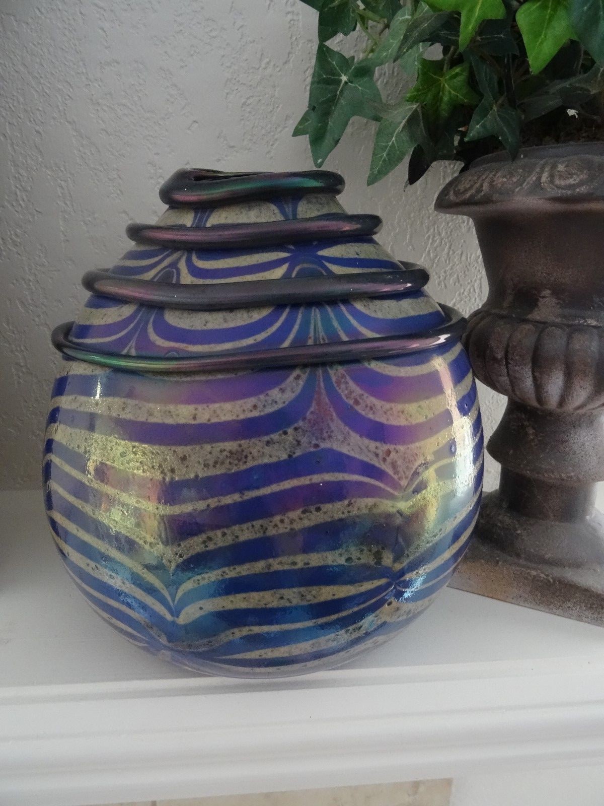 Large Authentic Signed SERGIO ROSSI Murano Glass Pulled Feather VASE Iridescent