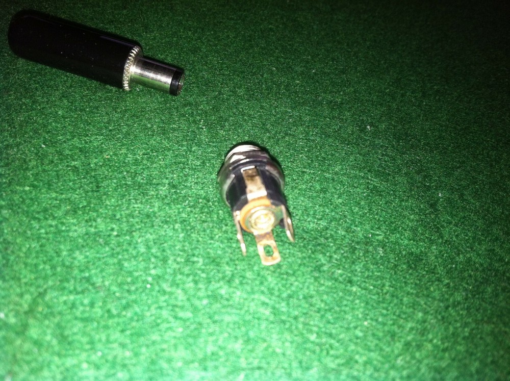 Switchcraft 760 Power Plug & 712A chassis mount Jack
