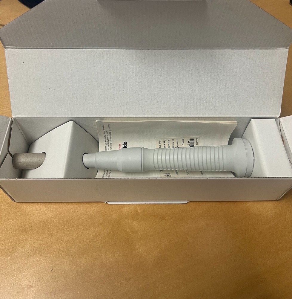 NEW Eppendorf Reference Pipette Single Channel Pipettor Fixed Volume 2000 uL