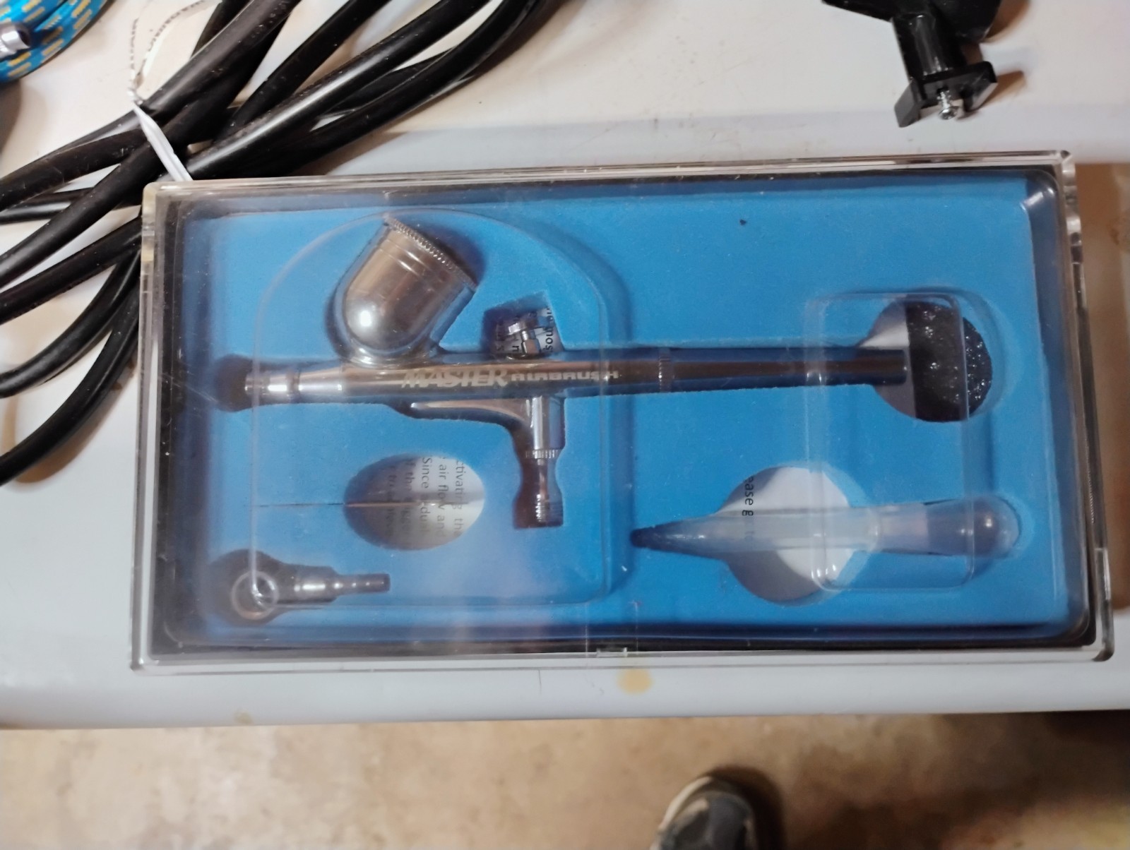 Airbrush Compressor . READ