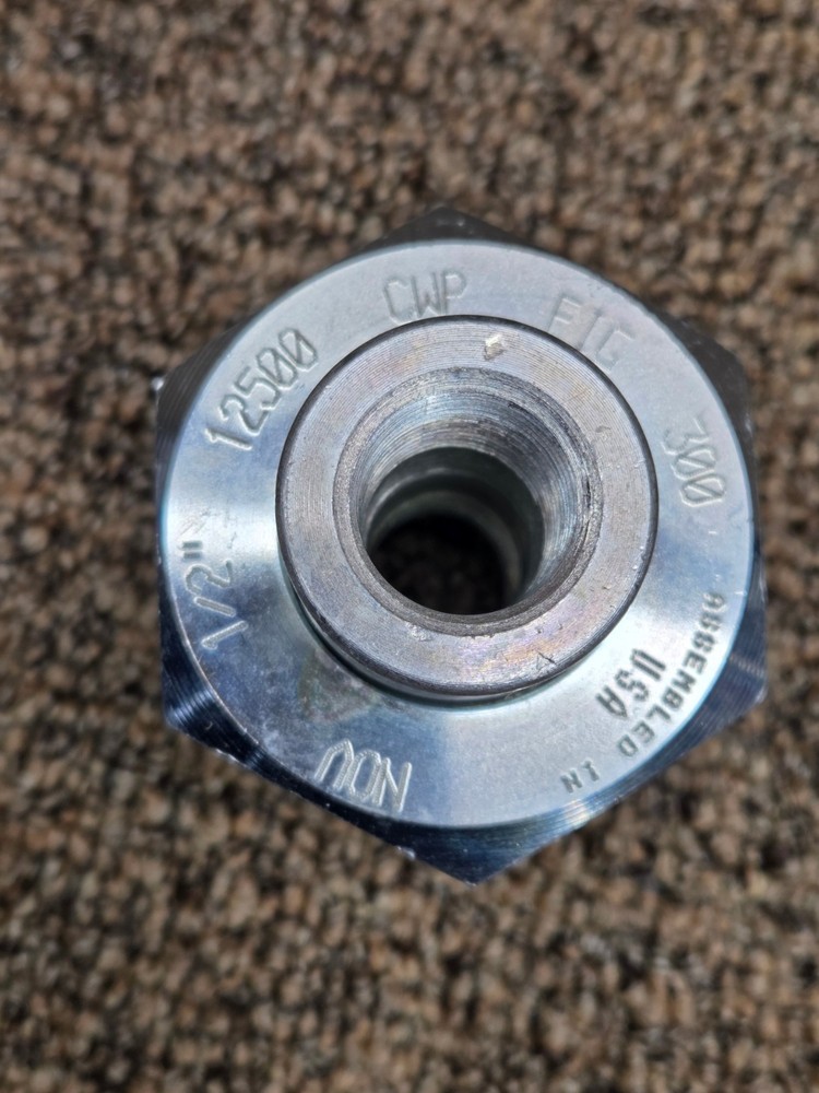 NOV 1/2" 12500 CWP FIG 300 Threaded Union Fitting Adapter