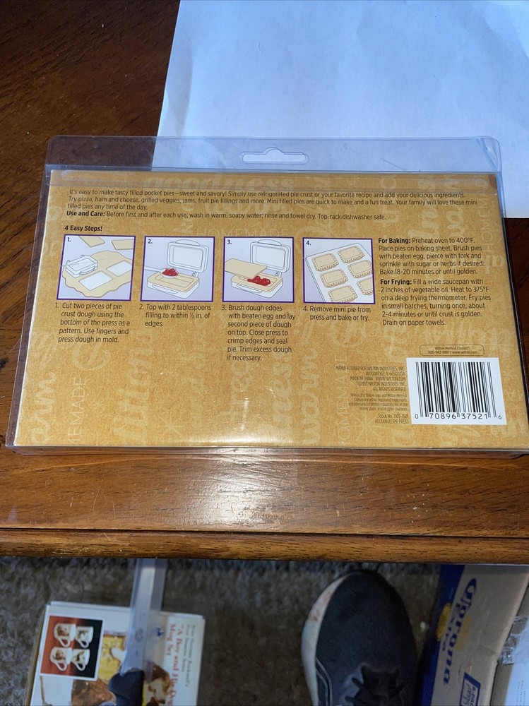 Wilton Mini Pie Press New In Box