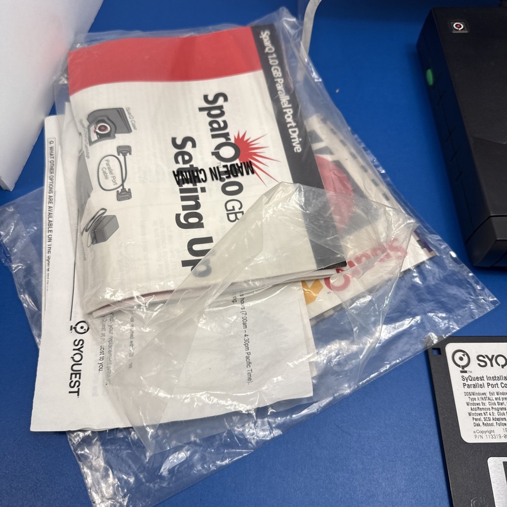 SyQuest Sparq 1GB External Parallel Drive Boxed - Untested Powers On