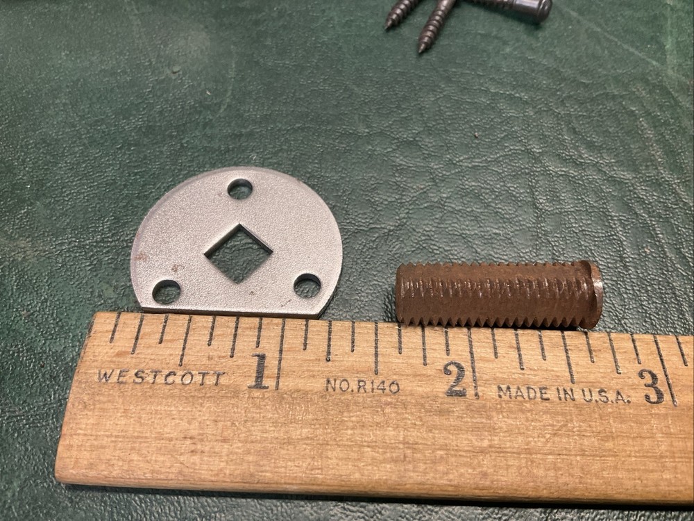 (1) Steel Dummy Threaded Door Knob Spindle