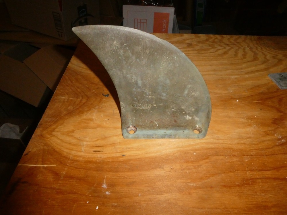 Supra Tracking Fin