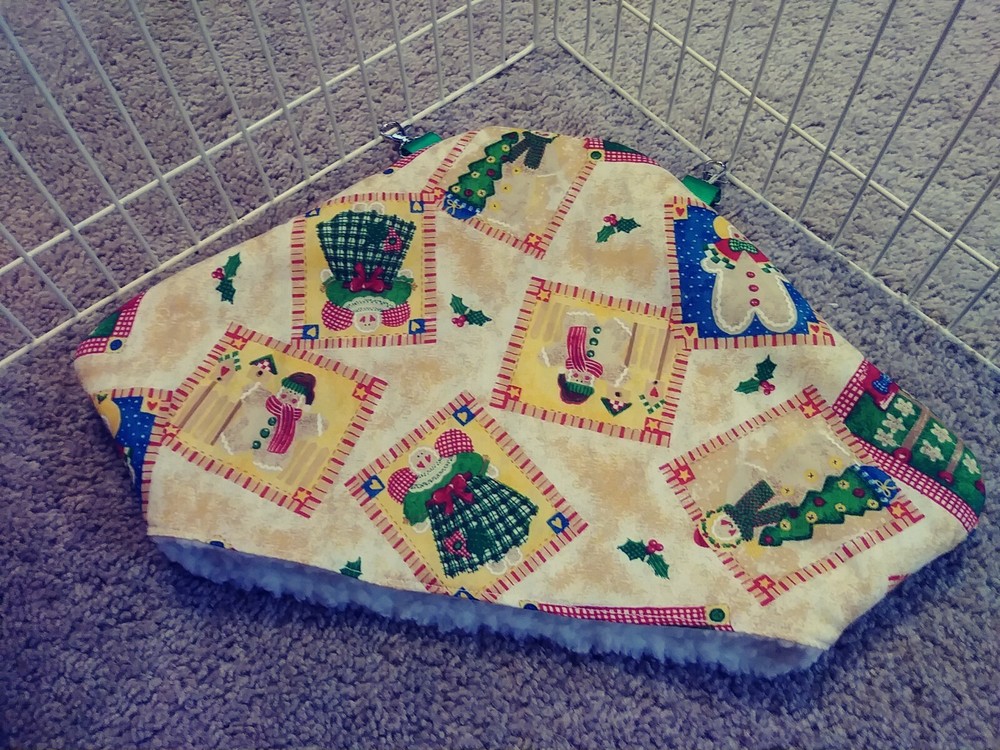 Ferret Sherpa Lined Corner Cubby - Christmas Patch Design