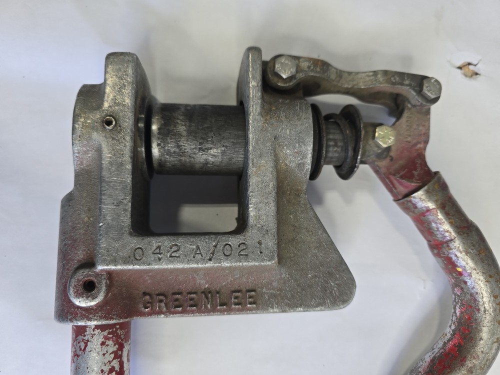 Greenlee 710 Metal Stud Punch Knockout Tool