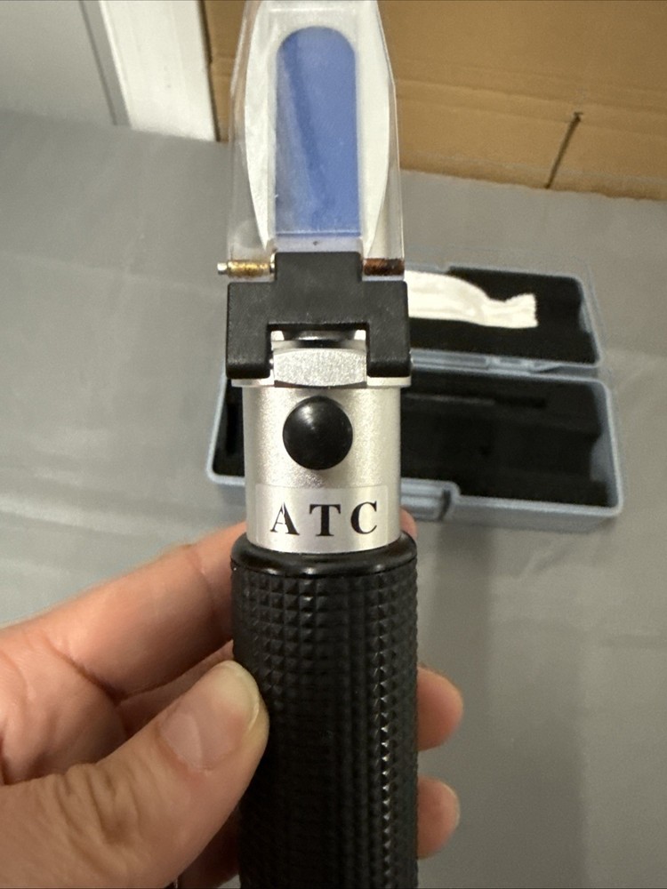 Portable Refractometer with Accessories & Case