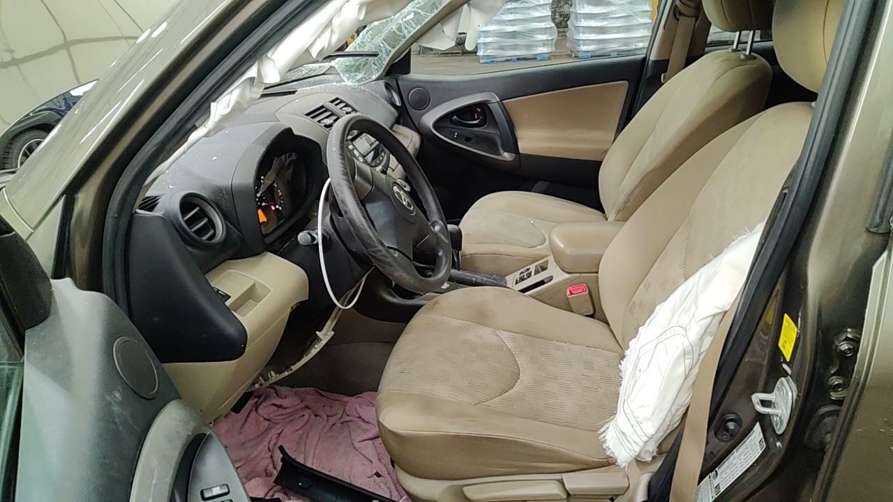 RAV 4 2010 Glove Box 7016339