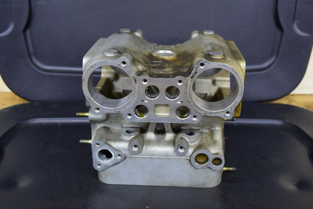 DUCATI 2001 748 ENGINE MOTOR EMPTY CYLINDER HEAD BORE