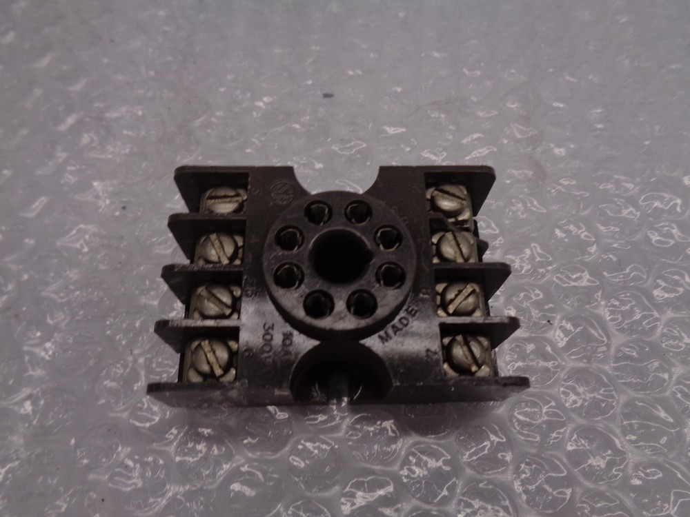 INDUSTRIAL SOCKET SL-608 RELAY BASE UNMP