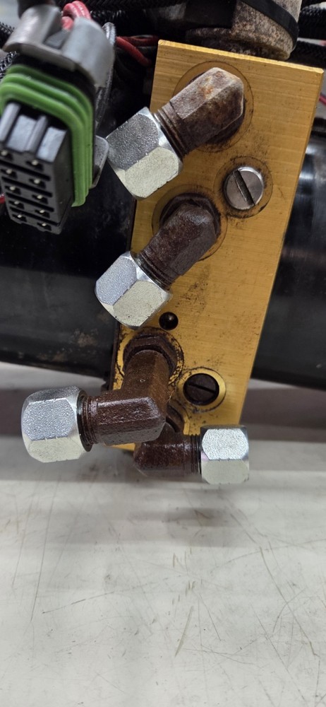 Blizzard Plow Hydraulic Unit