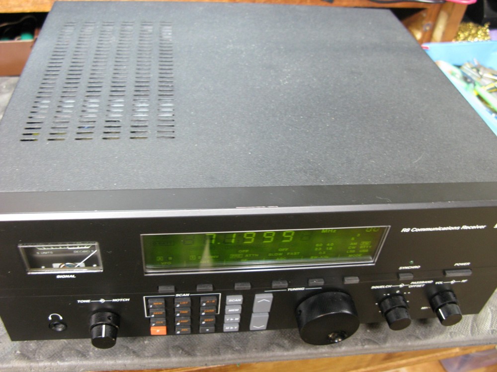 DRAKE R8 COMMUNICATIONS RECEIVER FOR PARTS NOT WORKING