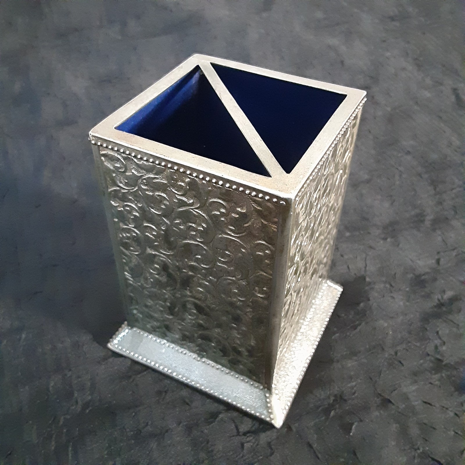 VTG Silver Plate Embossed Pen Pencil Stand Holder Square International Silver 4"