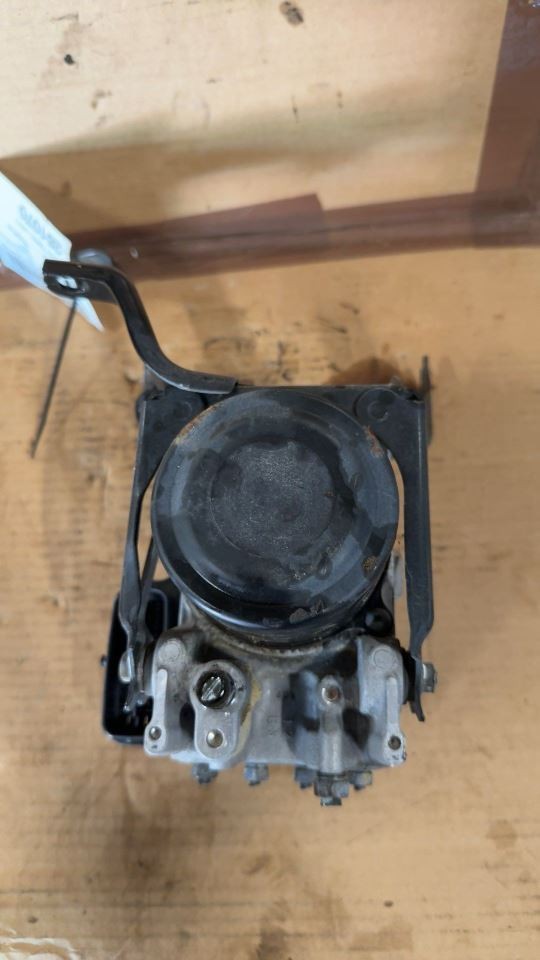 TRIBECA 2006 Glove Box 19100