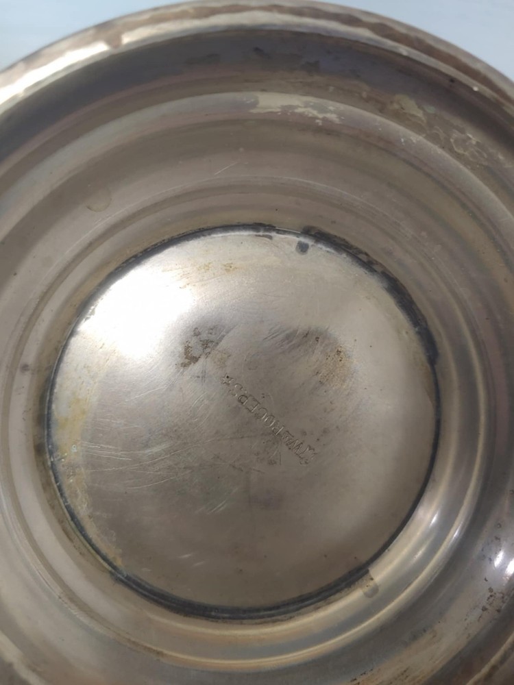 WM rogers water pitcher missing ice lip