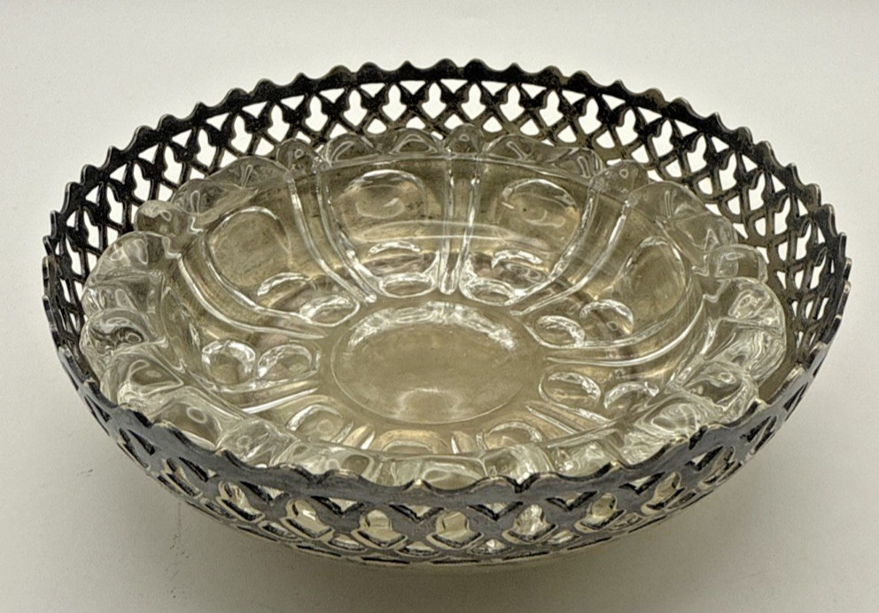 Trinket dish bowl Vtg Ornate Silver Plate EPNS Scalloped With Glass Insert