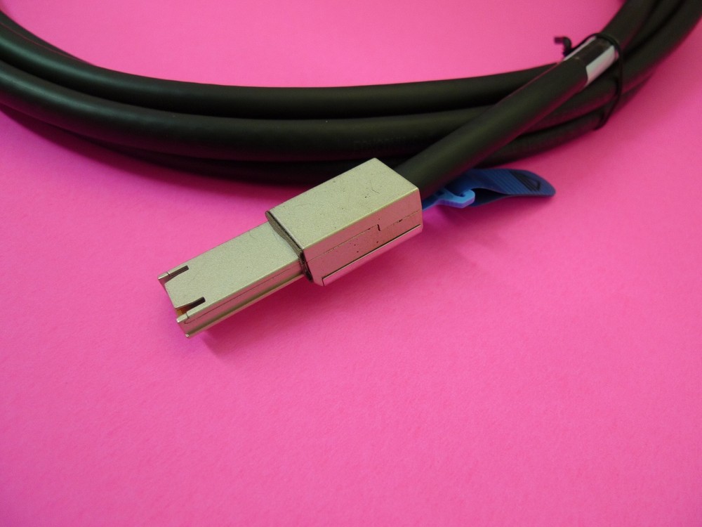 Genuine Dell PowerEdge 840 5 Meter SAS External Cable VXPP8