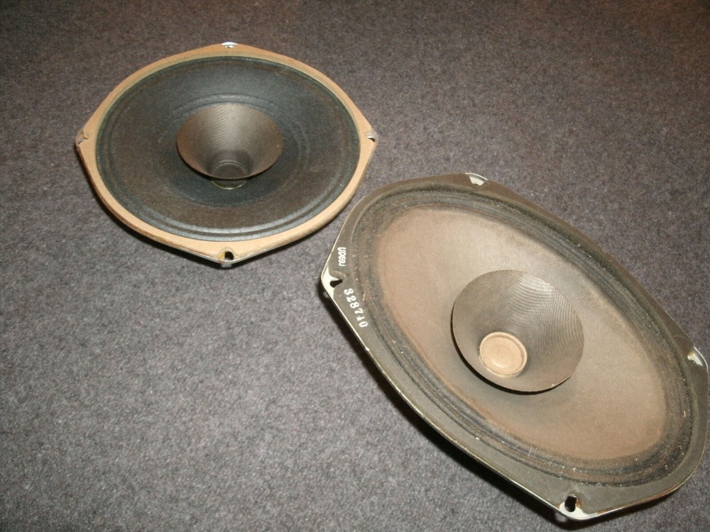 Two NOS speakers NIB Utah & Quam Tested