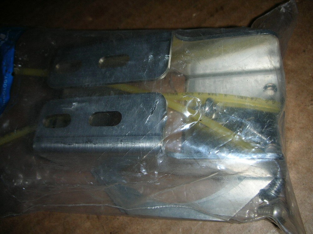 Graco Stainless Steel Mounting Bracket Hanger Kit