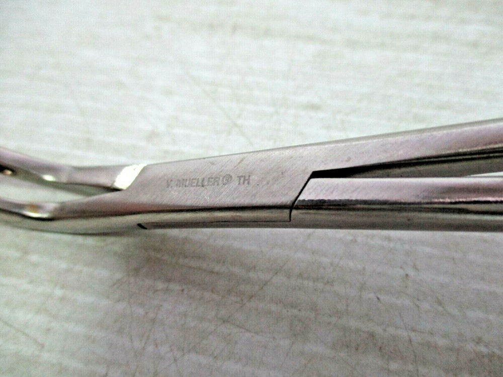 Angled Hydragrip Clamp - V. Mueller Germany CV 5045 Fogarty 10"