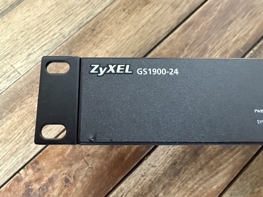 ZyXEL  (GS1910-24) Network Switch