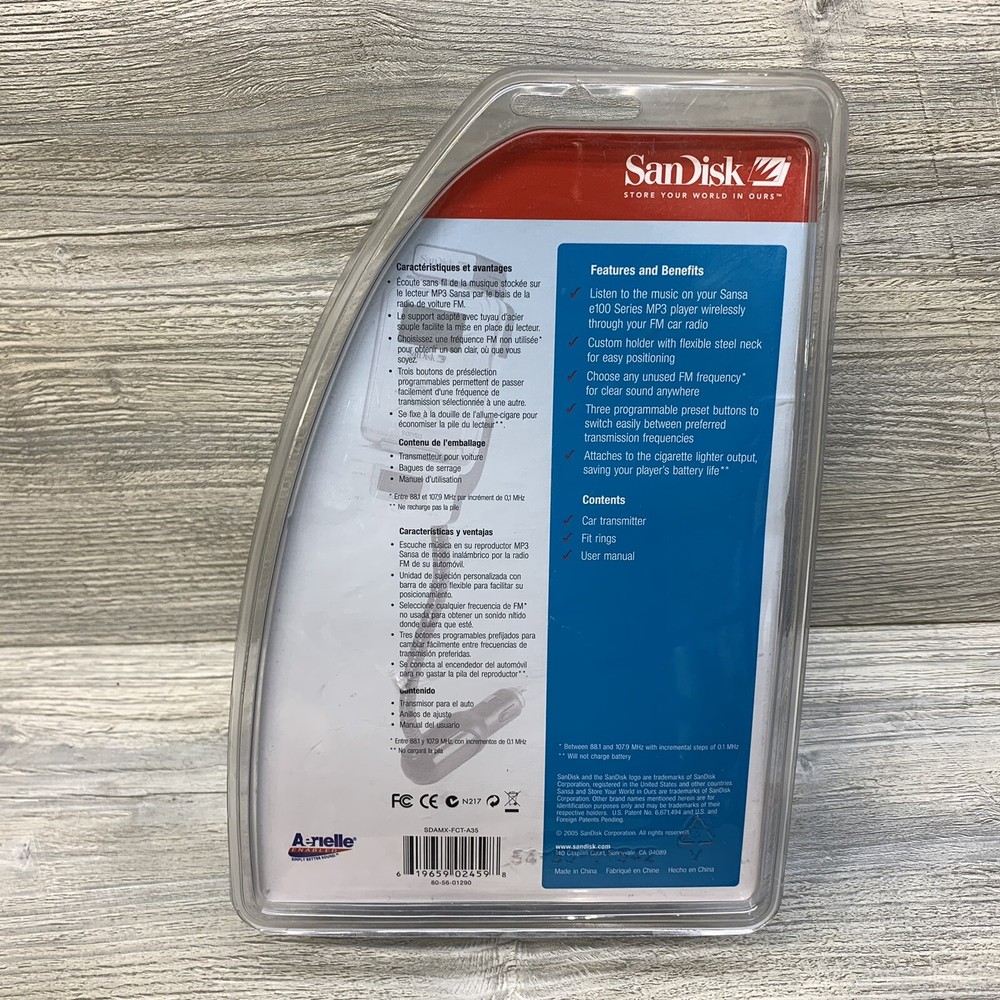 SanDisk Sansa e100 series mp3 player car transmitter New Sealed