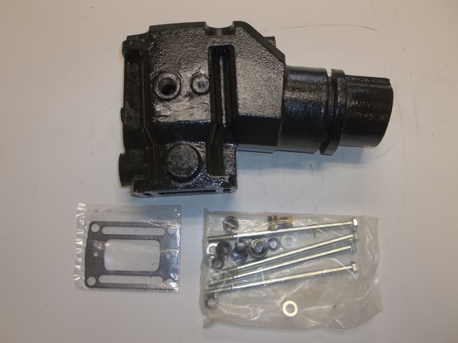 Volvo Penta OMC Exhaust Riser Elbow 4" 4.3 5.0 5.7 5.8 305 350 v6 v8 manifold