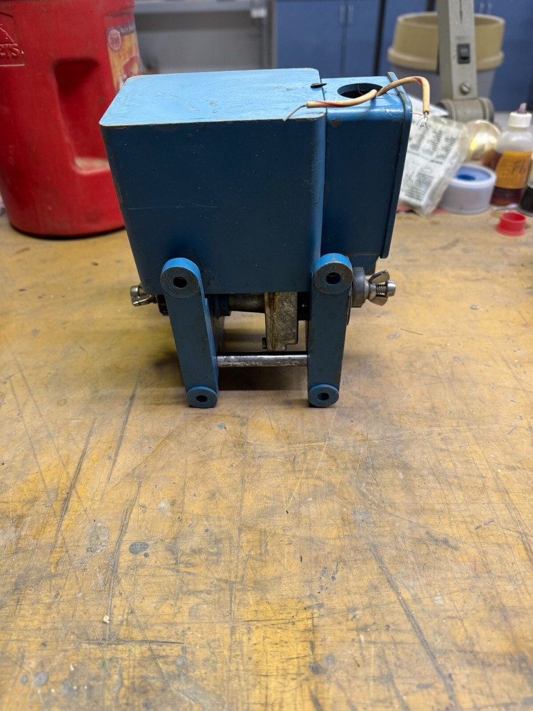 Blue White Ind. Chem-Feed C-3500 variable speed diaphragm metering pump