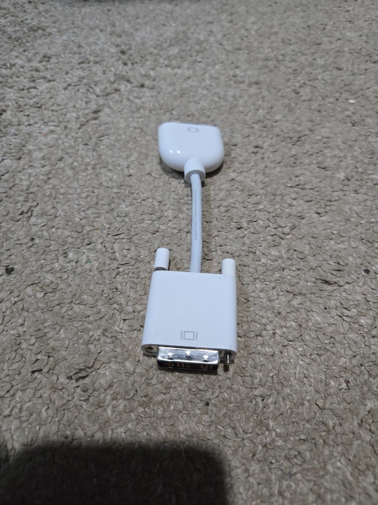 Apple VGA to DVI Adapter