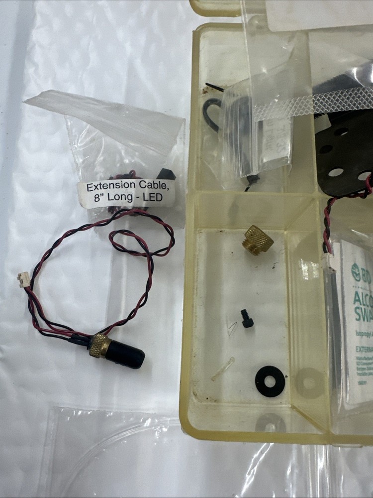 Item 3604 - Archery Target Sight Light Components - Unknown Brand