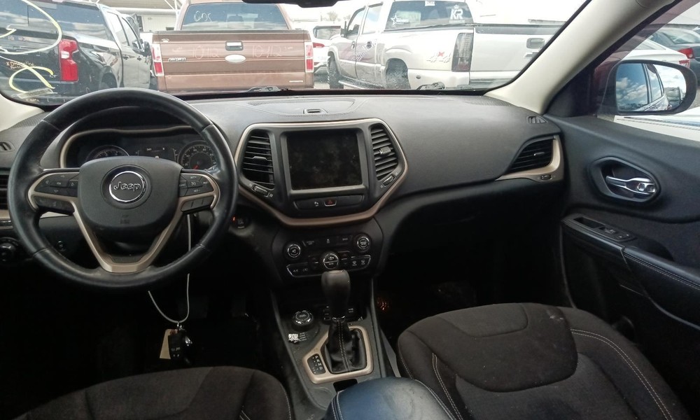 CHEROKEE 2015 Glove Box 808475