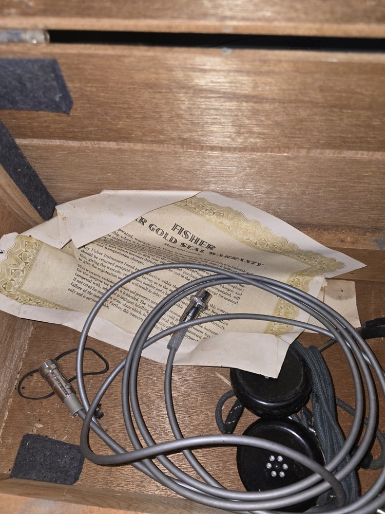 Fisher Research Laboratory Leak Detector LT-15