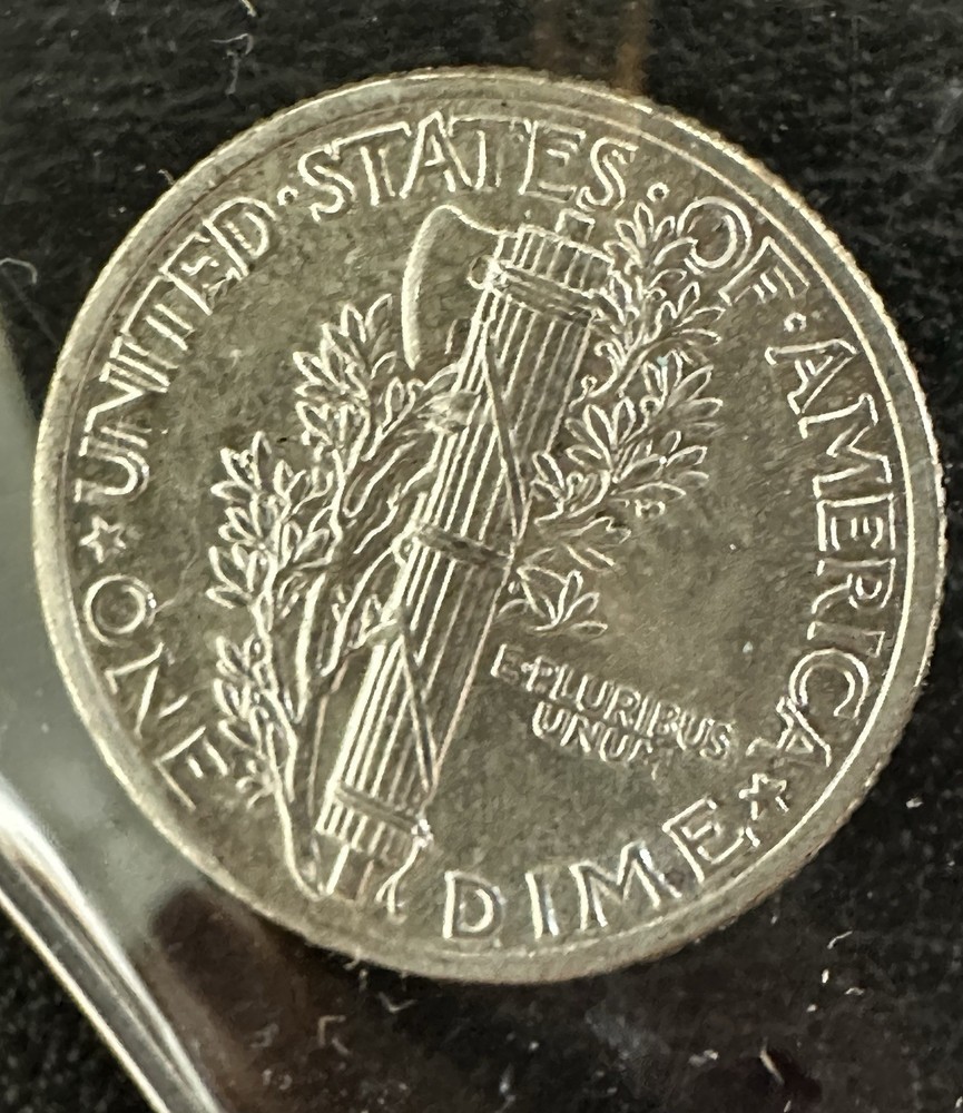 Rare 1942 w Mercury Dime silver .