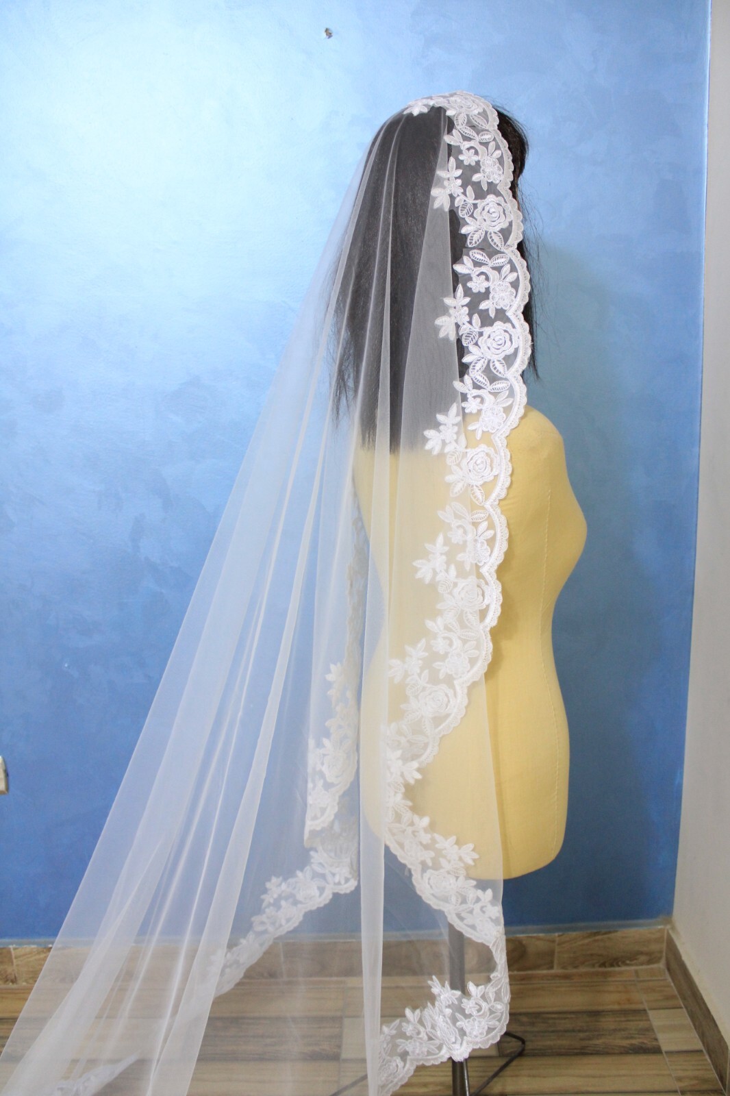 Bridal veil white Mantilla veil Lace edge veil 1 layer drop