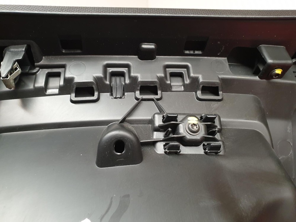 RENAULT CLIO GLOVEBOX 2013