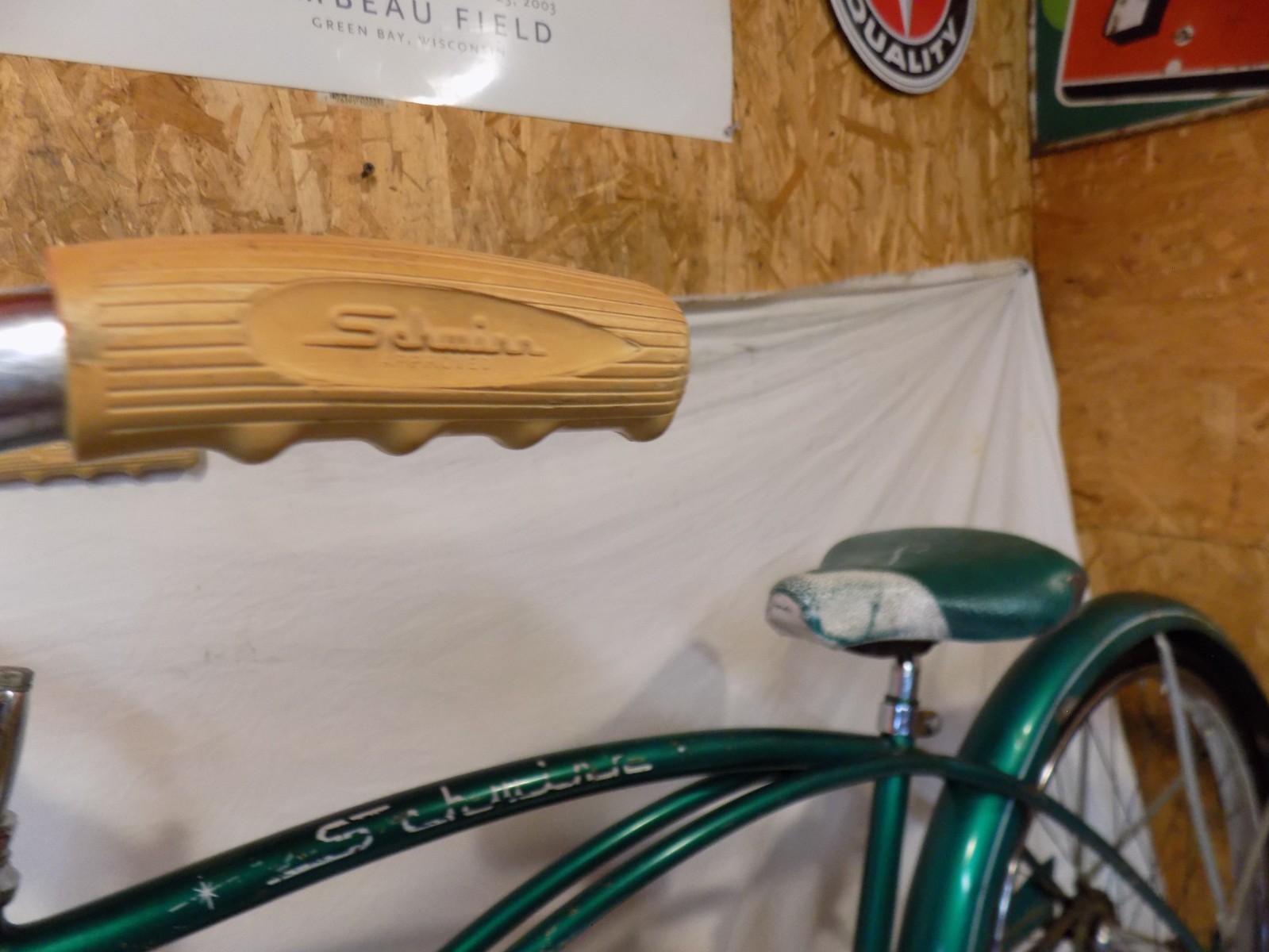 1957 SCHWINN SPEEDSTER MENS AMERICAN 24 BIKE GREEN TYPHOON JAGUAR TIGER CORVETTE