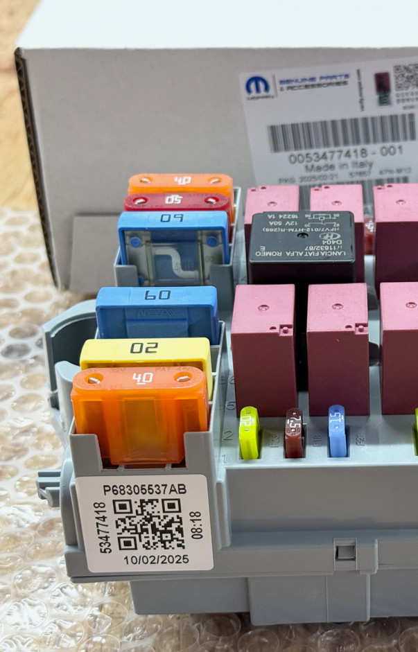 INTELLIGENT POWER CENTER 14-22 RAM PROMASTER 1500 2500 3500 OEM MOPAR 68305537AB