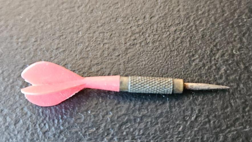MINI DART. RED PLASTIC FIN. METAL TIP. 2 INCH