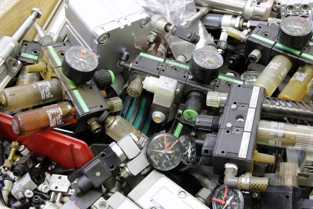 Lot Pneumatic Cylinders Maintenance Units