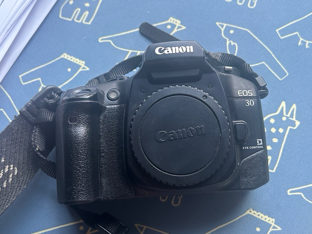 Canon Eos 30 Camera