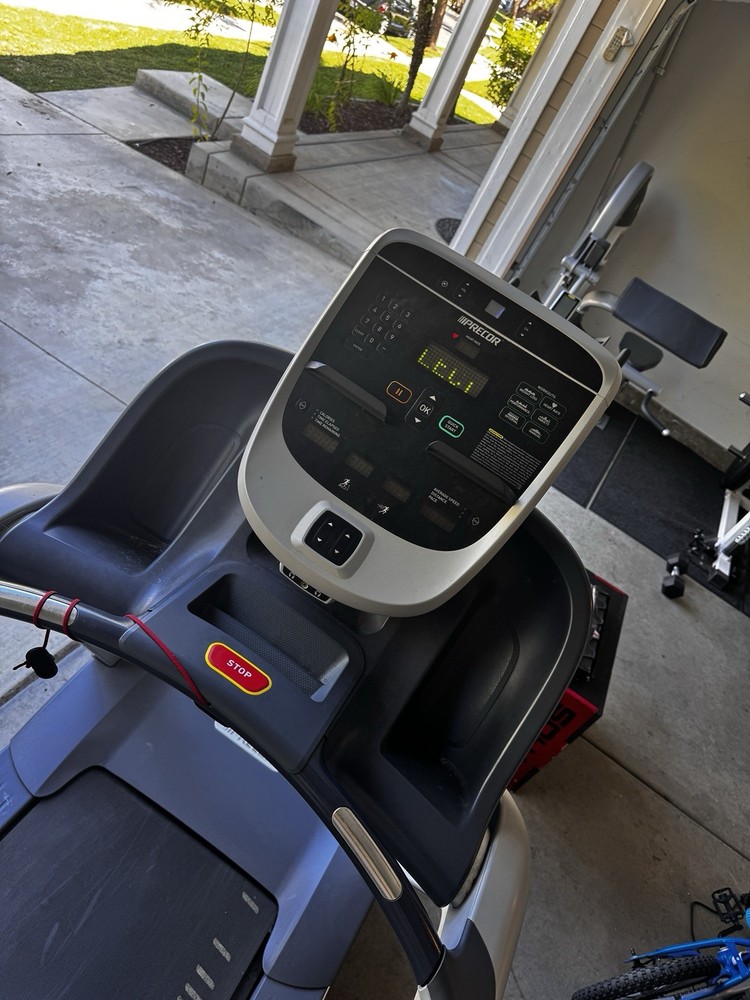 Precor | TRM835 V2 Treadmill w/ P30 Console