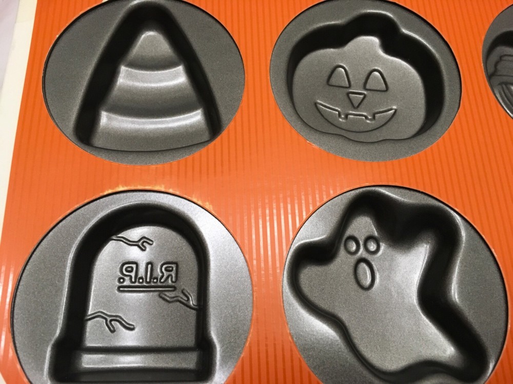 Wilton Halloween Cookie Pan NWOT