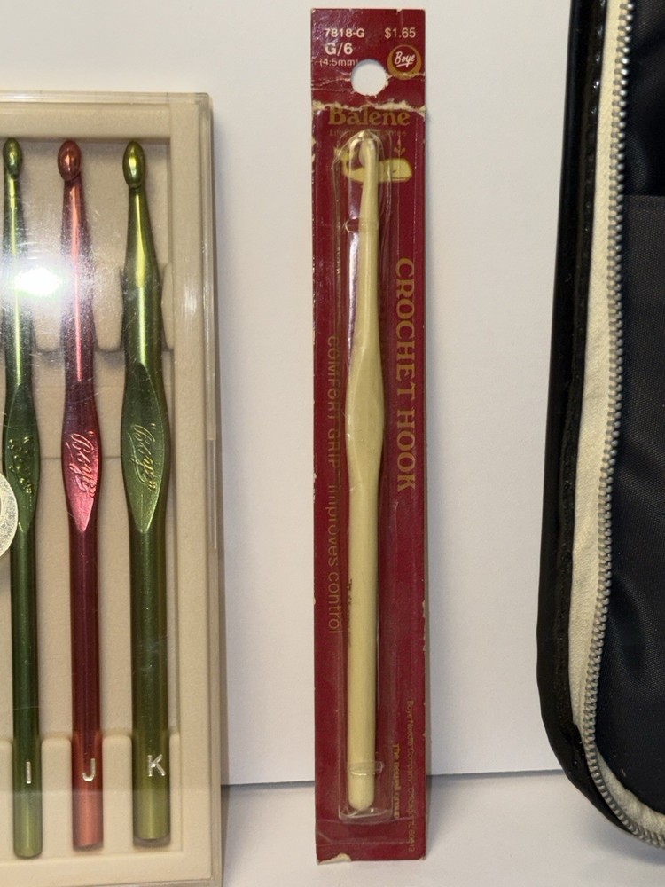 Retro Crochet Needle Set with Retro Case