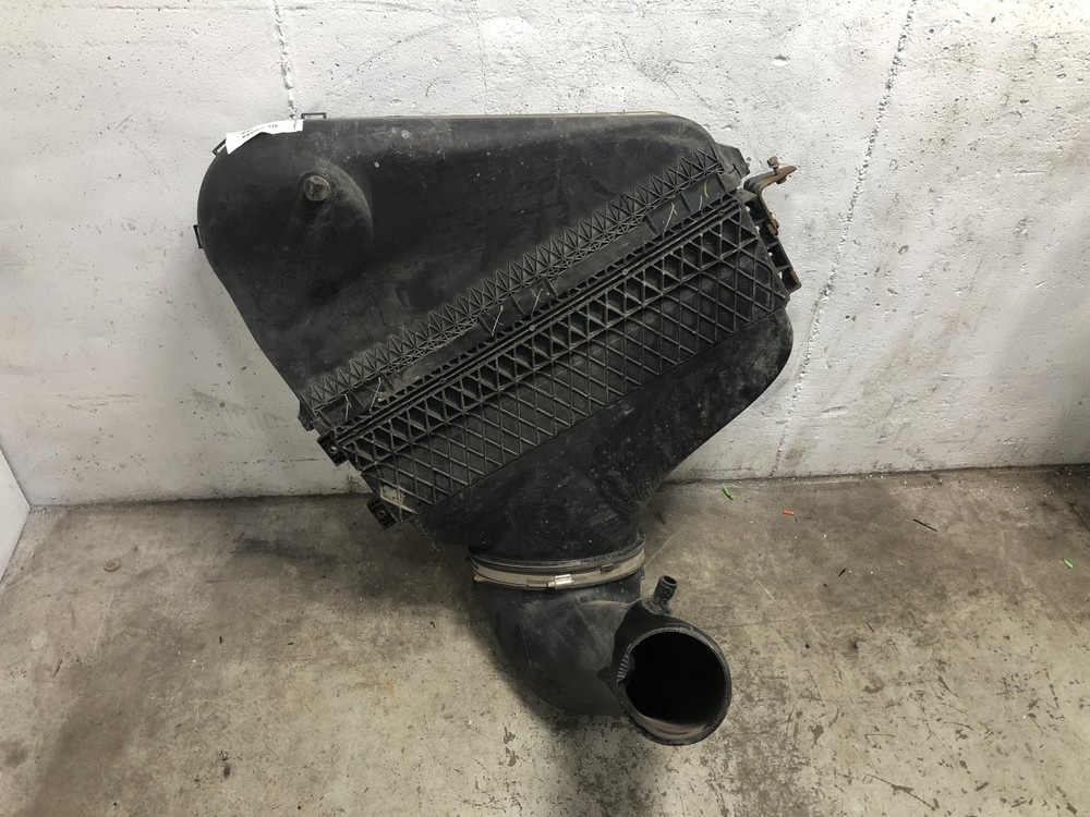 Freightliner CASCADIA Air Cleaner - Used